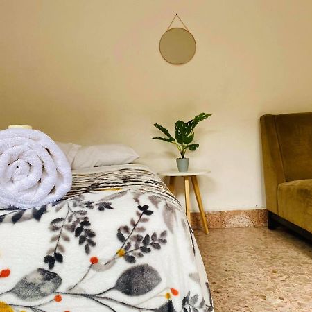 Casa Del Centro Bed & Breakfast Морелия Екстериор снимка