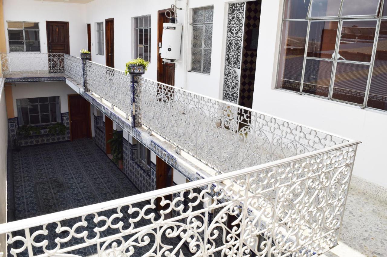 Casa Del Centro Bed & Breakfast Морелия Екстериор снимка