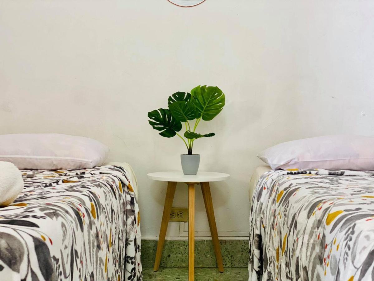 Casa Del Centro Bed & Breakfast Морелия Екстериор снимка