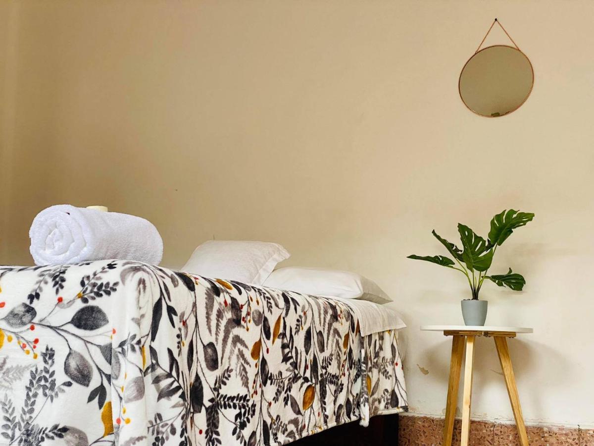 Casa Del Centro Bed & Breakfast Морелия Екстериор снимка