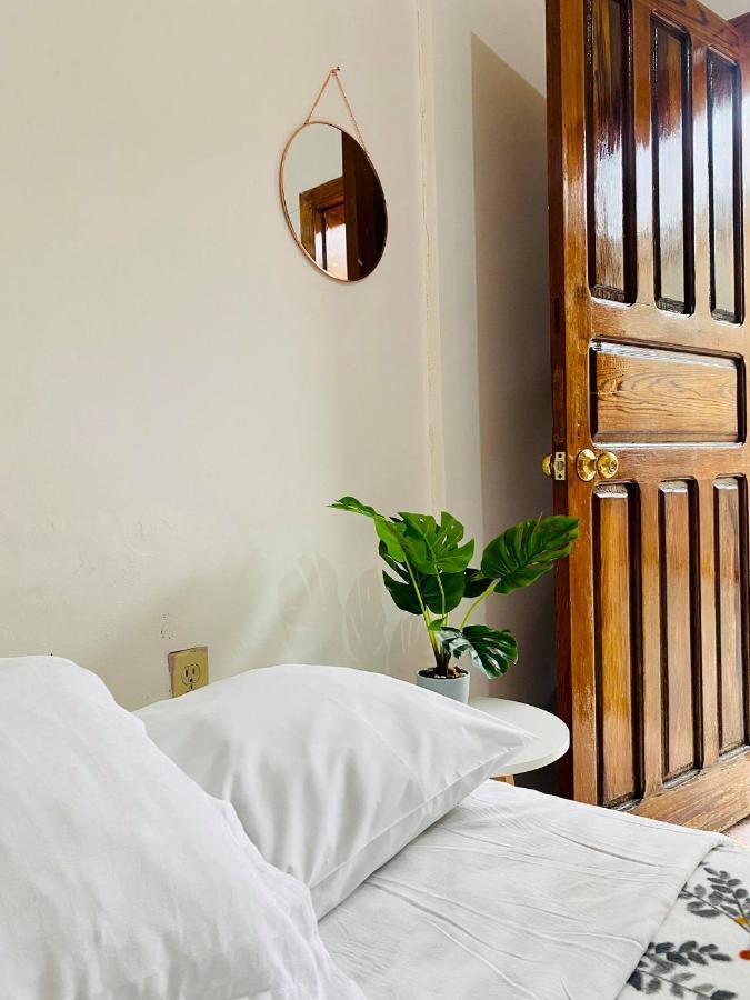Casa Del Centro Bed & Breakfast Морелия Екстериор снимка