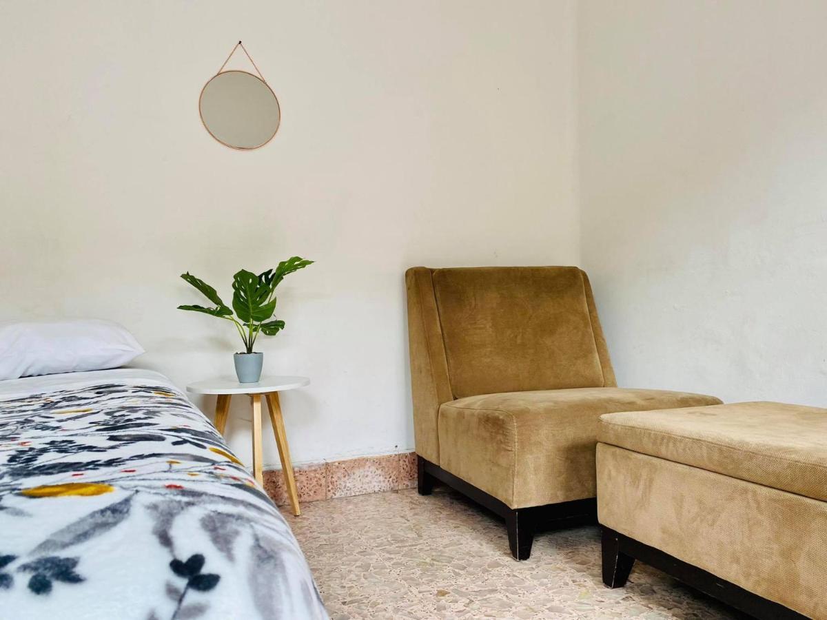Casa Del Centro Bed & Breakfast Морелия Екстериор снимка