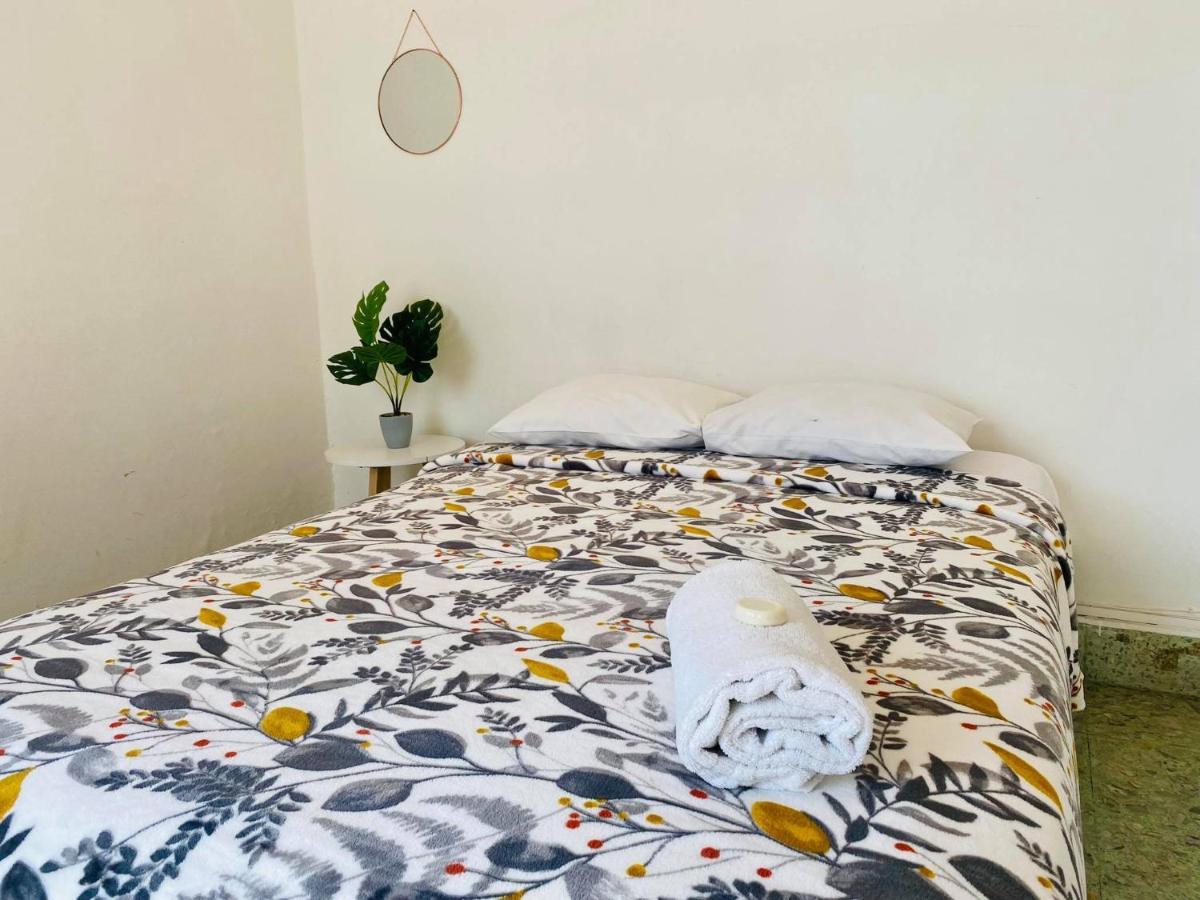 Casa Del Centro Bed & Breakfast Морелия Екстериор снимка