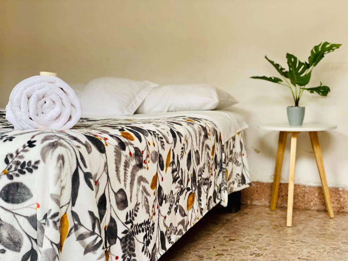 Casa Del Centro Bed & Breakfast Морелия Екстериор снимка